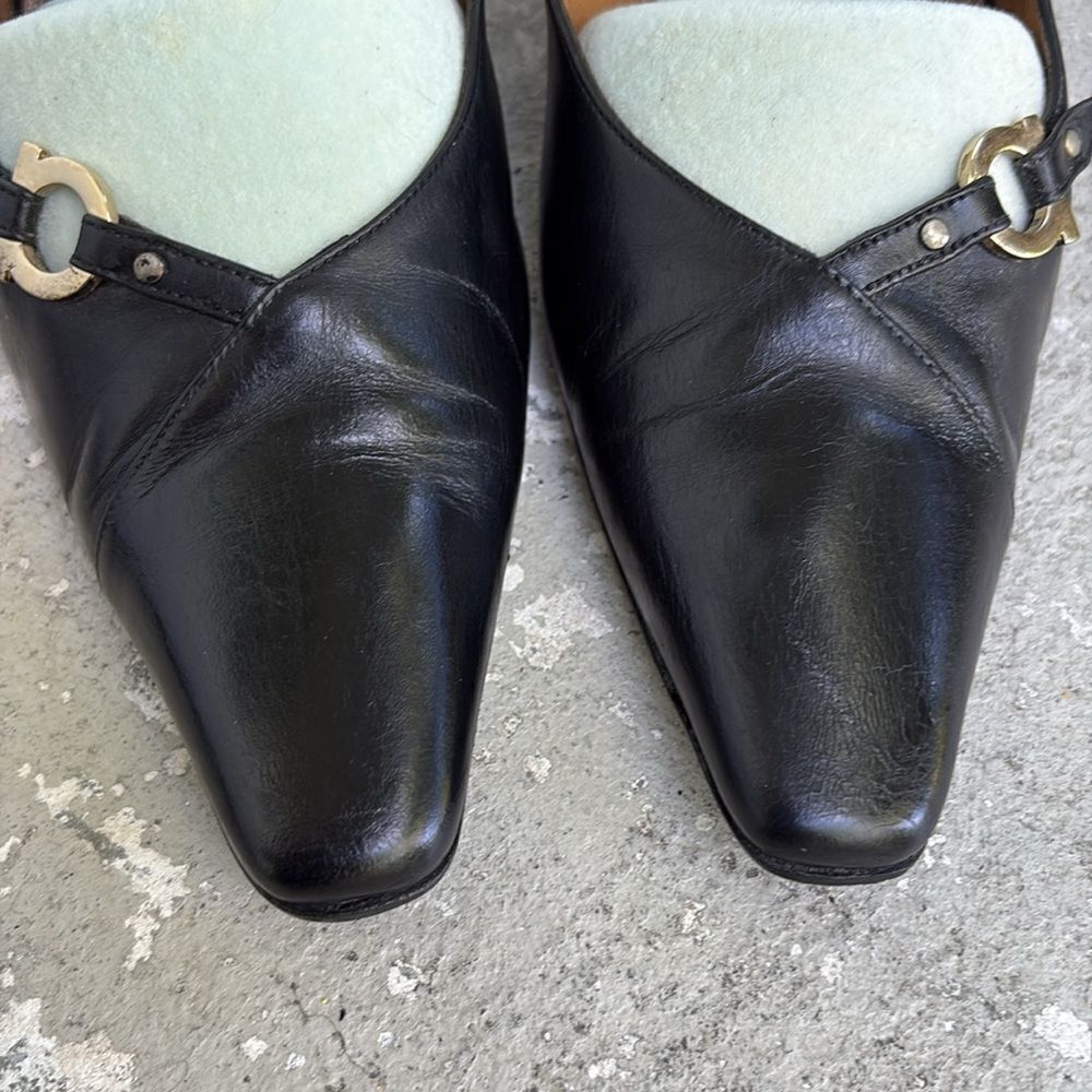Classic Ferragamo slingbacks - Picture 2 of 10